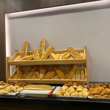 Ramada By Wyndham Istanbul Umraniye Hotel Luaran gambar