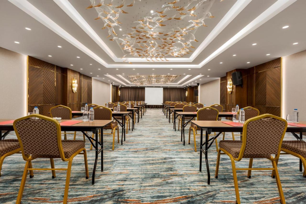 Ramada By Wyndham Istanbul Umraniye Hotel Luaran gambar